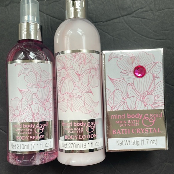 Mind Body & Soul Set Body Lotion 9.1 oz Body Spray 7.1 oz& Bath Crystal New - Picture 2 of 5